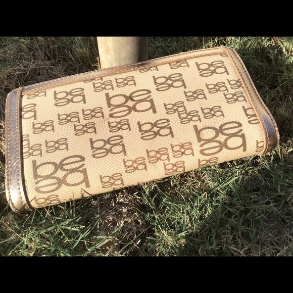 Folded wallet by Bebe - Picture 1 of 3